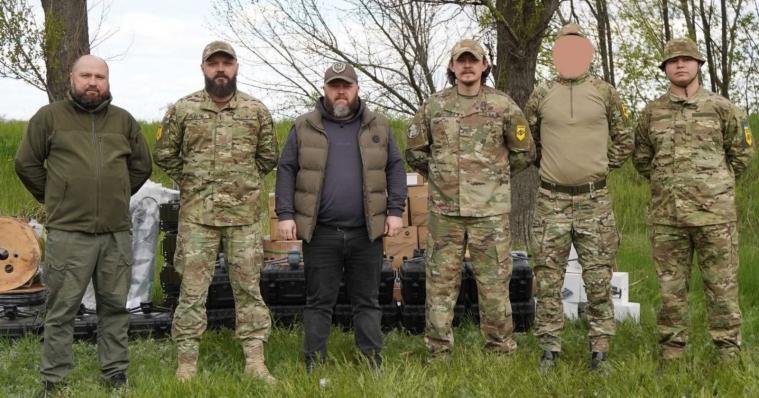 Луганська ОВА передала бійцям 12-ї бригади «Азов» безпілотники та засоби зв’язку