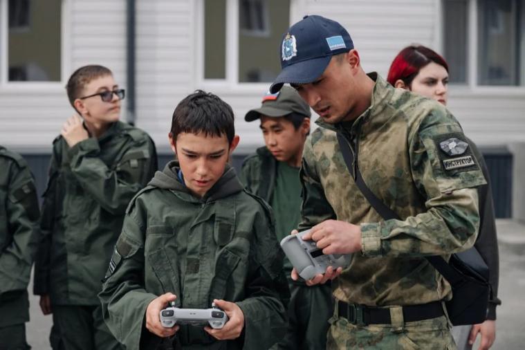 ЛОВА: рф фінансує на Луганщині громадські проєкти з військовим ухилом, до Новодружеська не їздить «швидка»