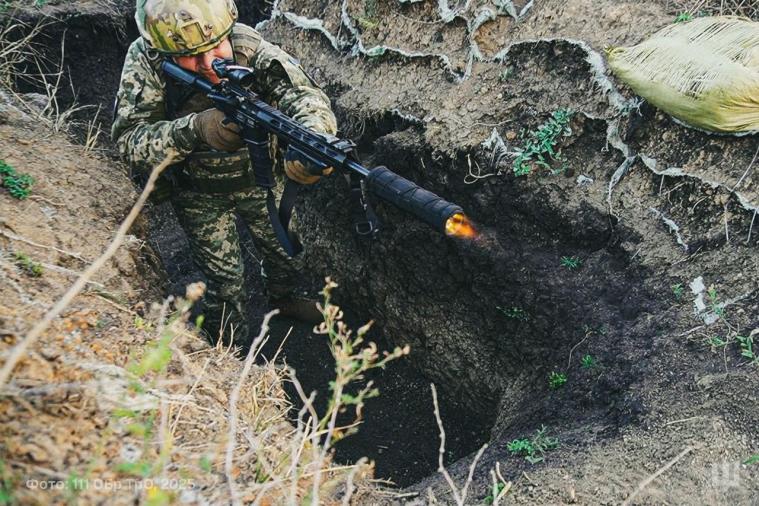 Ворог застосував дрони та артилерію на Луганщині Ворог застосував дрони та артилерію на Луганщині
