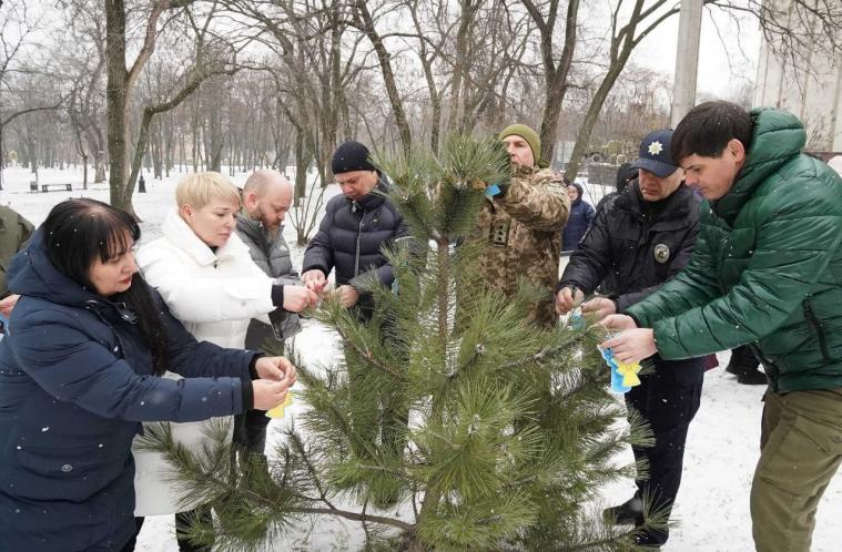 Луганчани у Дніпрі долучилися до всеукраїнської акції «Ангели пам’яті» (ФОТО)