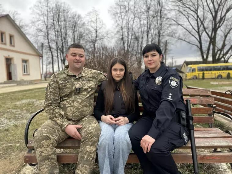 «Це було найбільше щастя»: поліцейська родом з Луганщини розповіла, як вивезла доньку з окупації