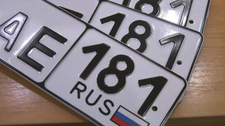 ЛОВА: Окупанти на Луганщині подовжили перереєстрацію авто та вводять оцінки за поведінку у школах