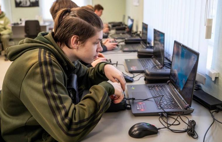 ЛОВА: на ТОТ Луганщини 95% водомереж аварійні, а дітей з дитячих будинків залучають до центру «Воїн» 