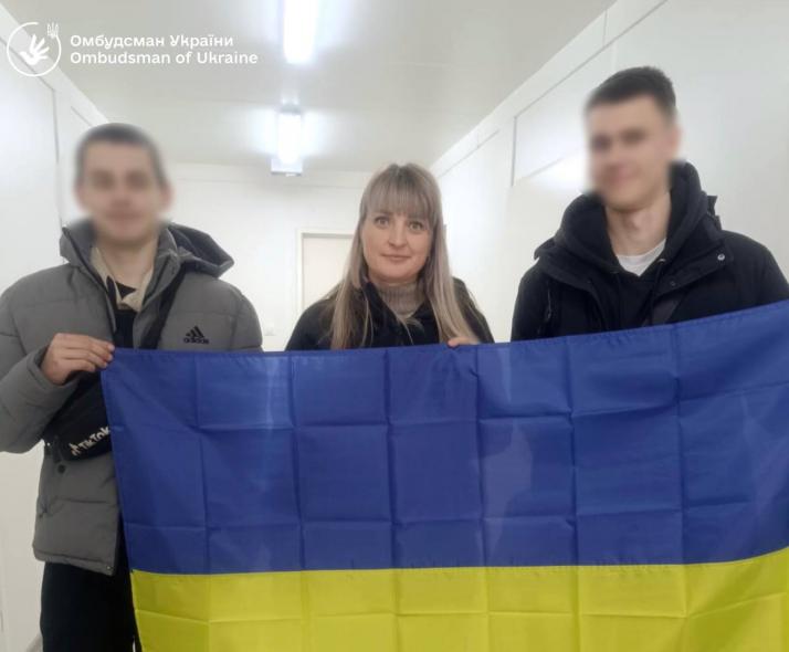 Офіс Омбудсмана розповів про повернення з окупації української молоді