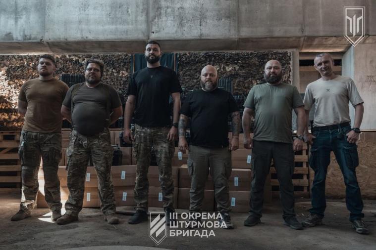Харченко передав військовим 3-ї штурмової бригади партію дронів 