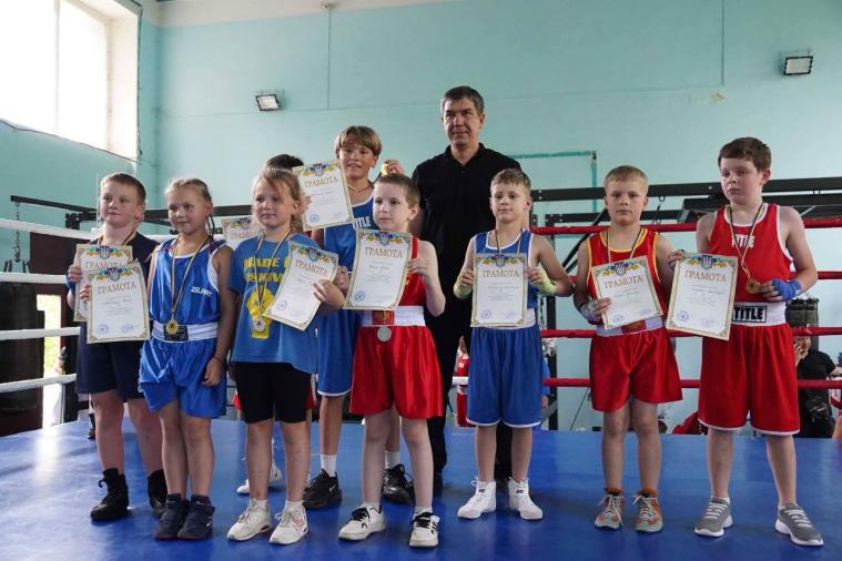 Боксери з Луганщини виступили на турнірі до Дня Конституції України 
