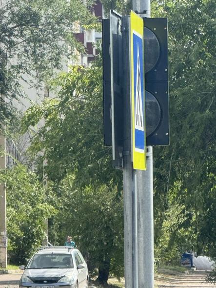 Після чотирьох років окупації у Сіверськодонецьку встановили світлофори, які поки не працюють Після чотирьох років окупації у Сіверськодонецьку встановили світлофори, які поки не працюють
