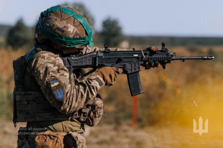 росіяни застосували авіацію, артилерію та дрони на Луганщині росіяни застосували авіацію, артилерію та дрони на Луганщині