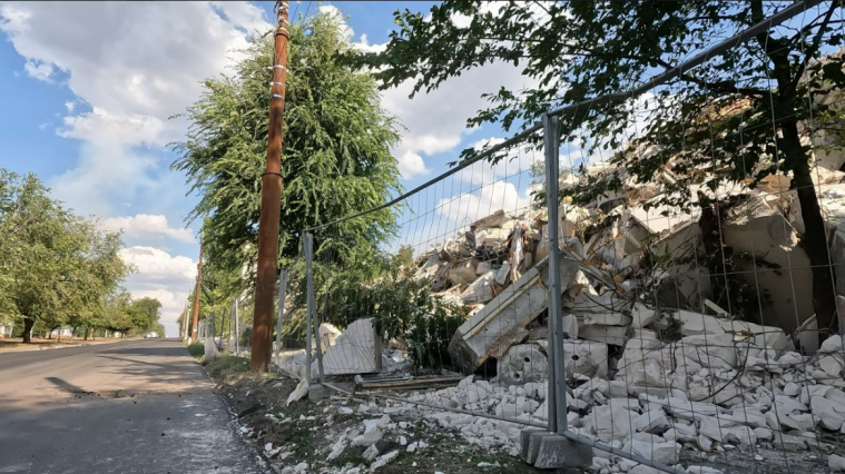 В окупованому Сіверськодонецьку демонтували будинок (ФОТО) В окупованому Сіверськодонецьку демонтували будинок (ФОТО)