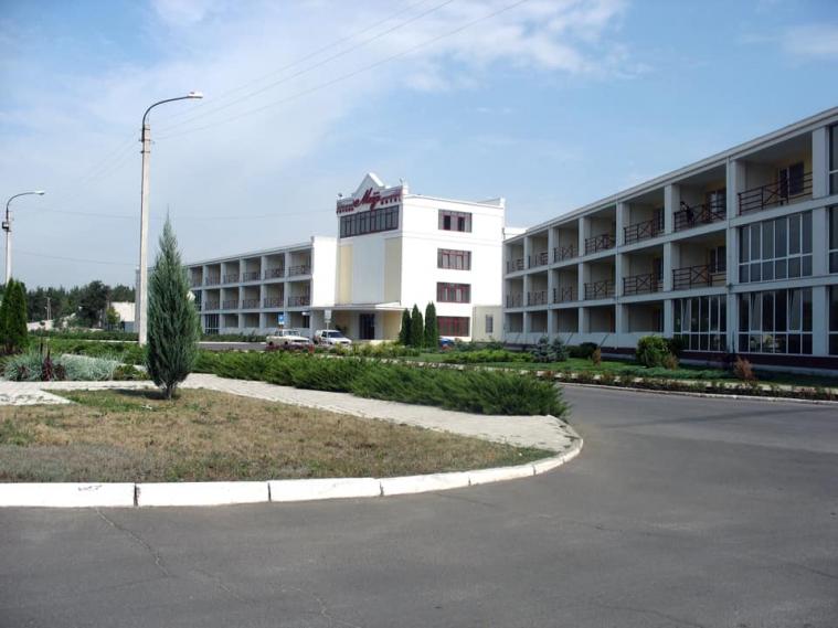 Російські диверсанти захопили готель «Мир» у Сєвєродонецьку