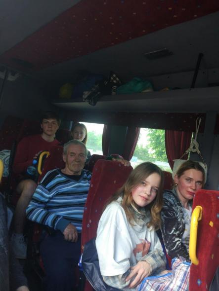 28 травня волонтери евакуювали 12 жителів Привілля