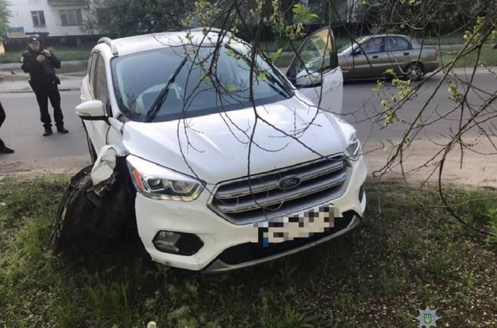 ДТП в Северодонецке: водитель Ford снёс электроопору