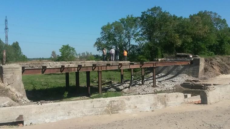 Начался ремонт пойменного моста на дороге от Северодонецка к Лисичанску