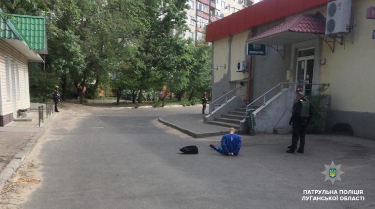 Двох грабіжників з гранатою затримали патрульні у Сєвєродонецьку