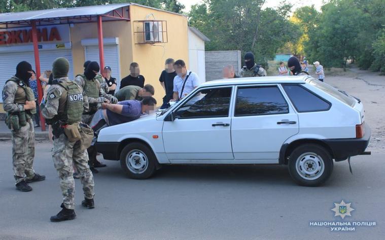 На Луганщині поліцейські затримали групу вимагачів