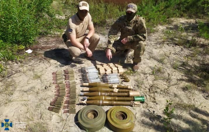 Возле Северодонецка обнаружен схрон боевиков с противотанковыми минами