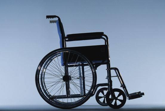 Ищем инвалидную коляску для женщины