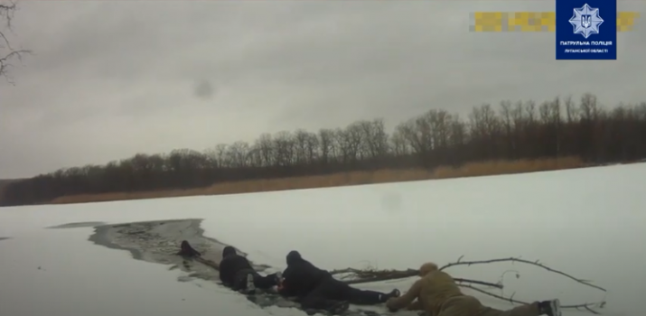 В Рубежном на озере спасли мужчину, который провалился под лед