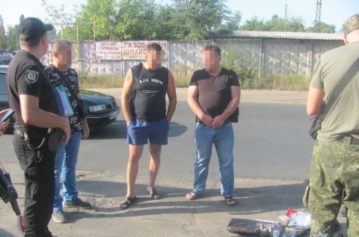 В Северодонецке военнослужащий пытался вывезти оружие из зоны ООС