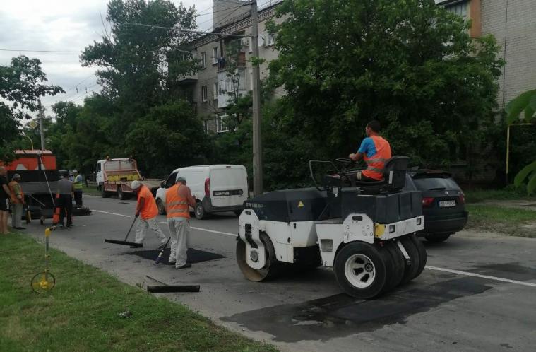 У Сєвєродонецьку розпочато поточний ремонт автодоріг