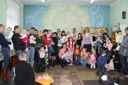 В Северодонецке прошел праздник для детей переселенцев «Добрая игрушка»