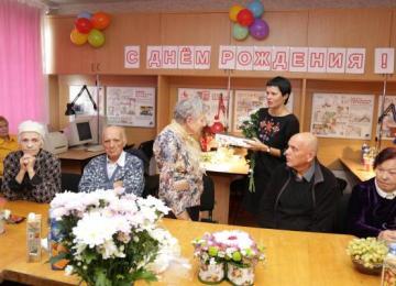 У Сєвєродонецьку вручили нагороди пам’яті Матері-героїні, яка виховала 48 дітей-сиріт