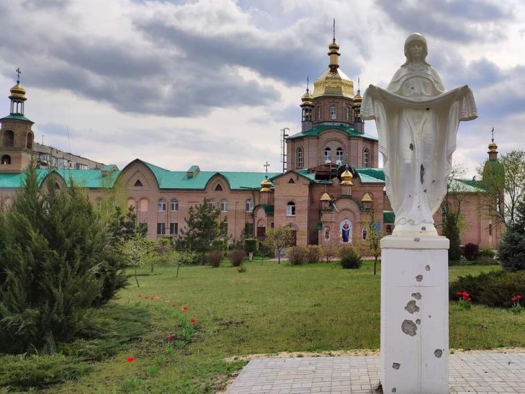 На Луганщині росіяни зруйнували щонайменше сім православних храмів