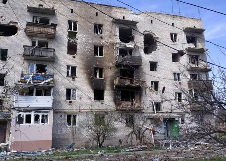 Загарбники штурмують вільні  міста Луганщини