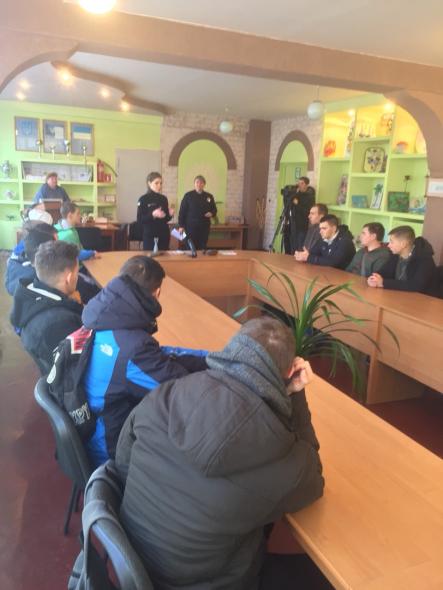 На Луганщині «дитячі копи» навчають студентів безпеці