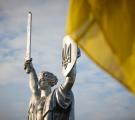 День державного прапора: Над Києвом підняли особливий стяг, який побував на всій лінії фронту  (ФОТО)