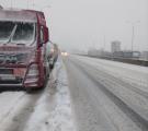 Снігова негода в Україні: знеструмлені понад 2 тисячі населених пунктів, перекритий дорожній рух