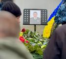 В Одесі сотні людей прощалися із родинами, які вбив російський дрон: дітей поховали разом із батьками (ФОТО)