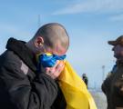 В Україну з російського полону повернулися 207 захисників (ФОТО)