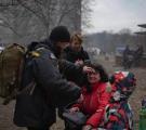 У Києві знайшли загиблих під завалами багатоповерхівки, куди влучила російська ракета (ФОТО)