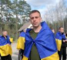 Відбувся обмін полоненими: з неволі повернулися 193 українські воїни (ФОТО)