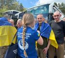 З полону рф повернулись ще 185 українських захисників та цивільний