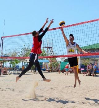 Соревнования по пляжному волейболу 