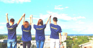 Презентація  волонтерського проекту "Будуємо Україну Разом" 