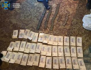 На Луганщині СБУ затримала організатора каналу постачання зброї криміналітету