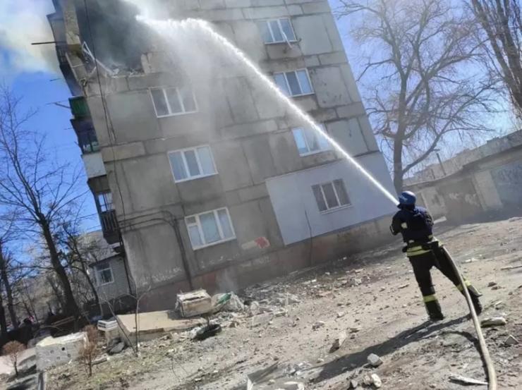 Результати обстрілу будинку на Луганщині