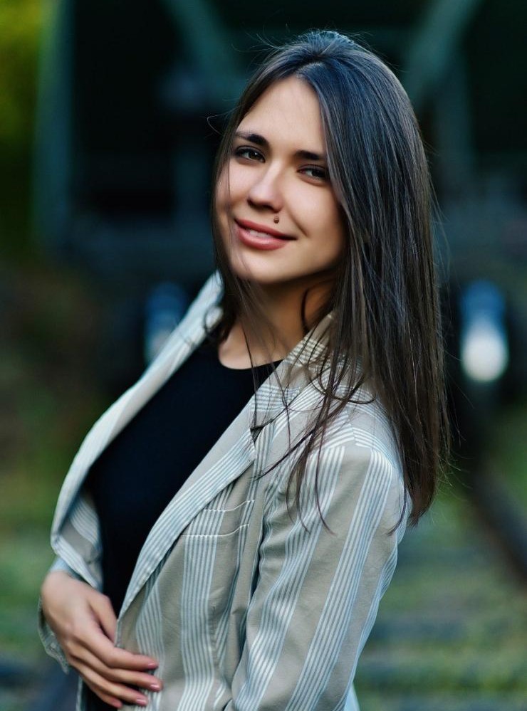 Яна Мостова, головна редакторка