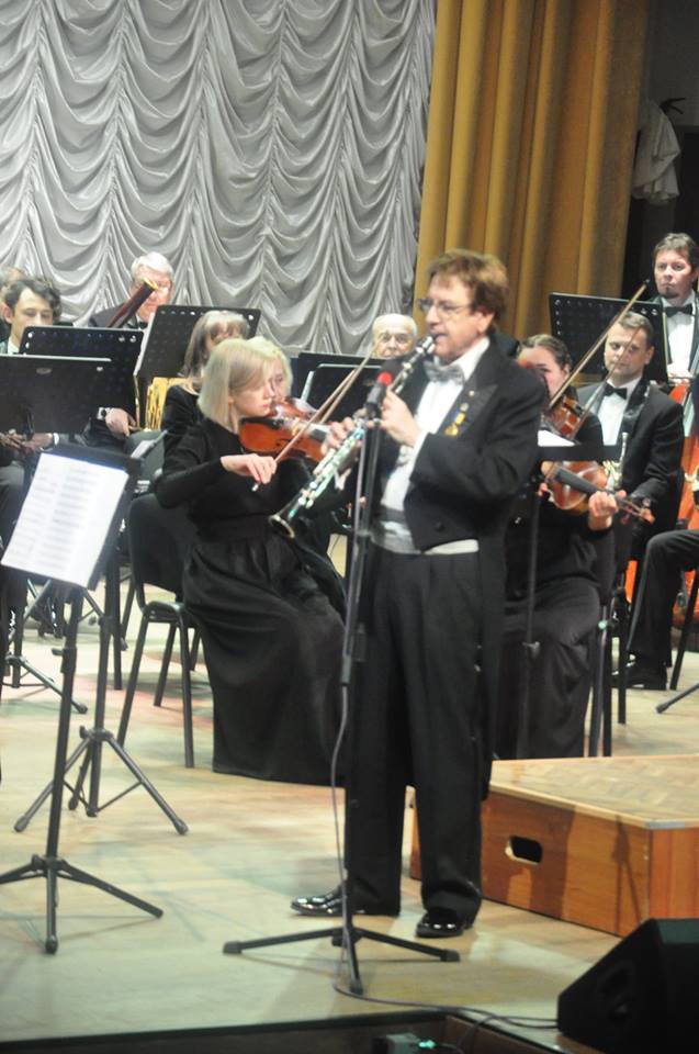 Курд Шмід з оркестром у Сіверськодонецьку. Фото Олексія Самохіна 