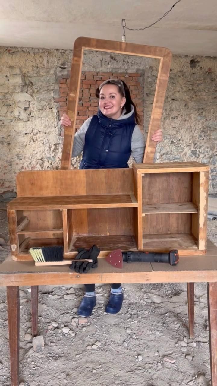 у майстерні