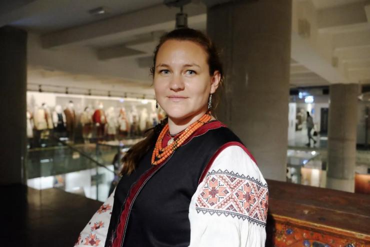  "На жаль, я тільки тепер зрозумів, чому ти так любиш свої степи. Вони такі красиві. 