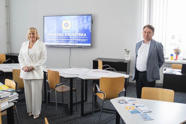 Відкриття бібліотеки