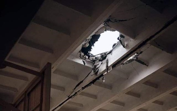 Пошкоджений дах школи