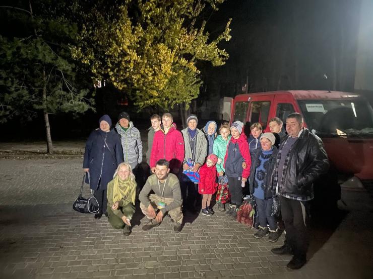 Жителі евакуйованого села на Луганщини