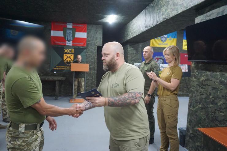 Велику партію обладнання передали прикордонникам від Луганщини (ФОТО)